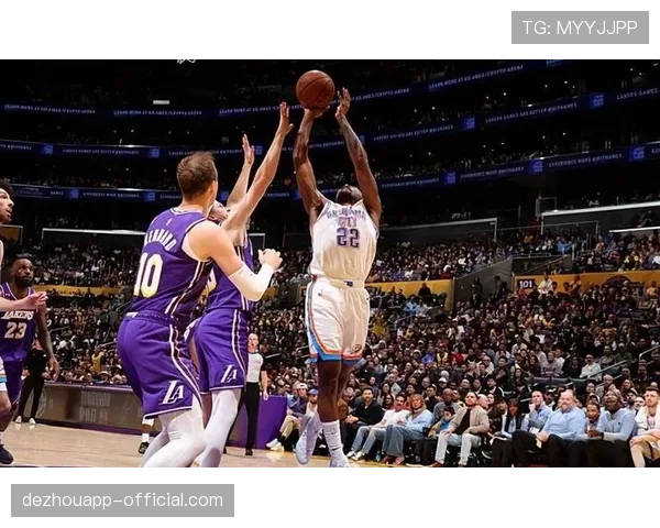 雷霆轮换阵容发挥出色 华莱士20分10助攻展现组织能力